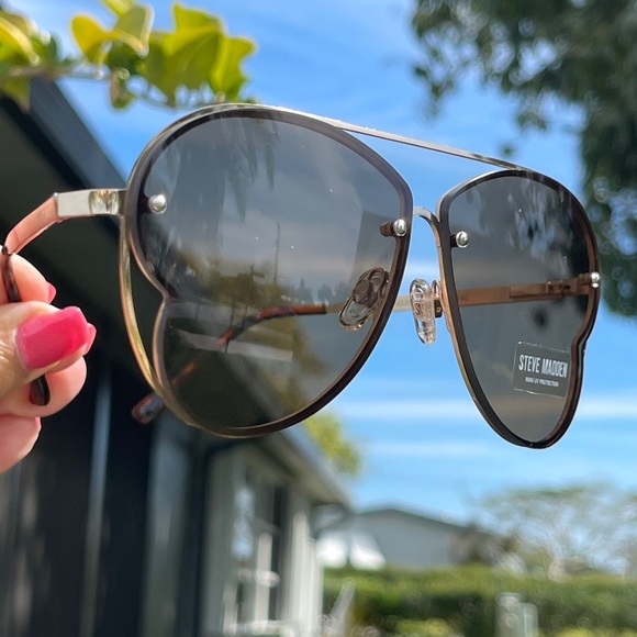 STEVE MADDEN Monet Sunglasses main image 9